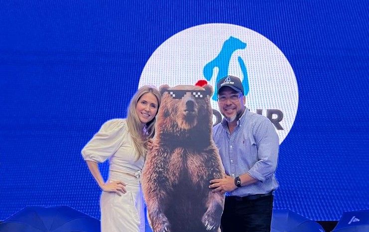 MAURICIO AND CLAUDIA NEW PIC